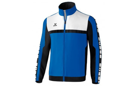 Essayage des nouvelles tenues